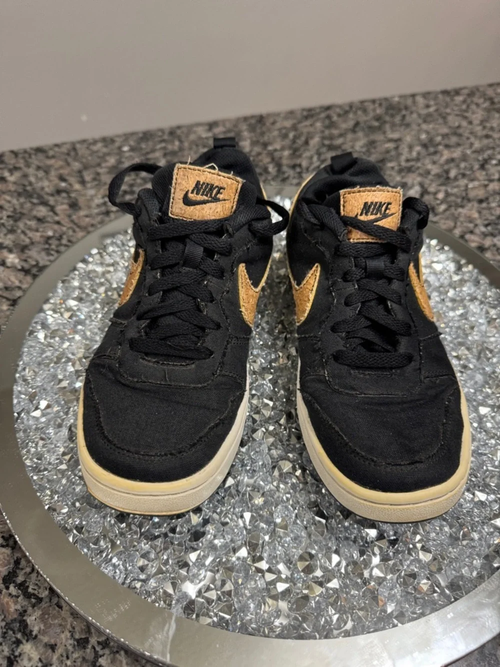 Nike Black and Tan cork leather Low-Top Sneakers 5Y